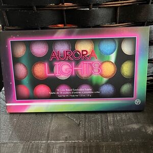 BH Cosmetics Aurora Lights 18-Color Palette